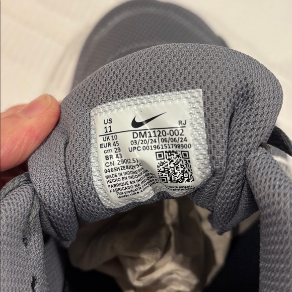 NEW Mens Nike Legend Essential 3 Sneakers 11 - Picture 9 of 9